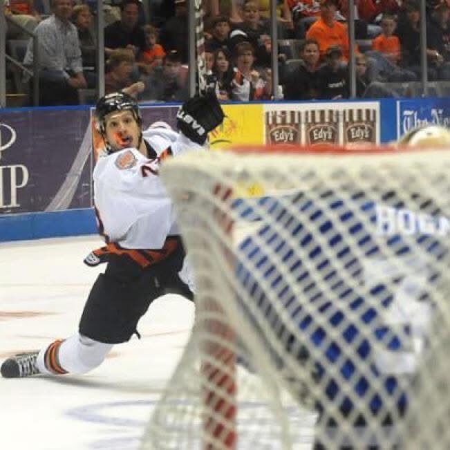 Kaleigh Schrock Komets